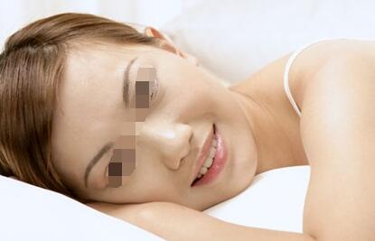 女性患白癜风有哪些因素